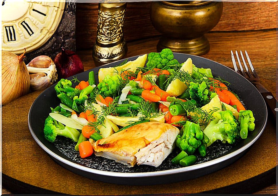 Vegetables cooked with chicken.