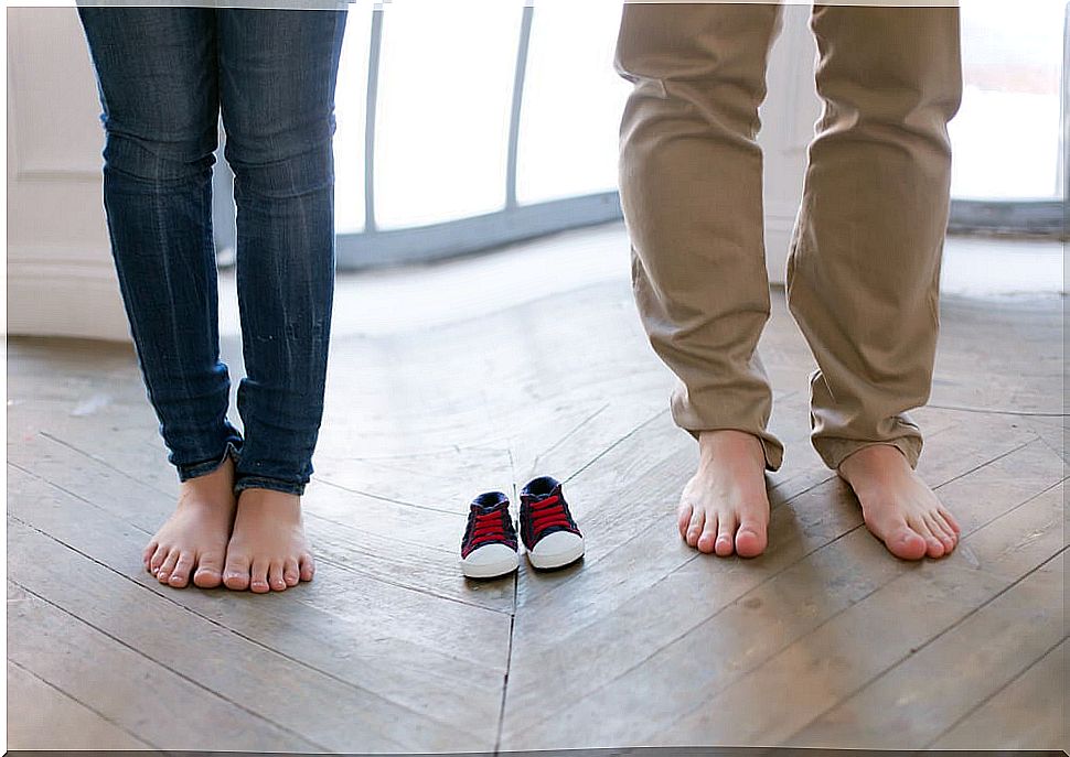 Baby slippers to announce that you are going to be parents.