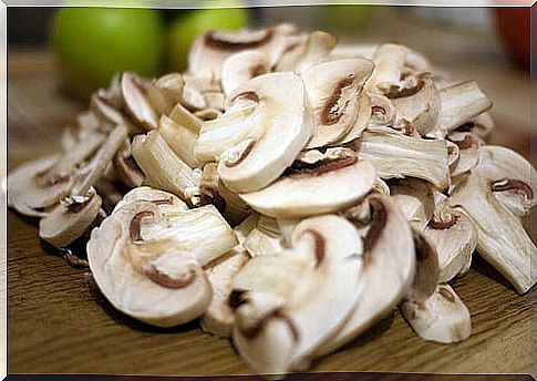 Ingredients for the chicken with mushrooms