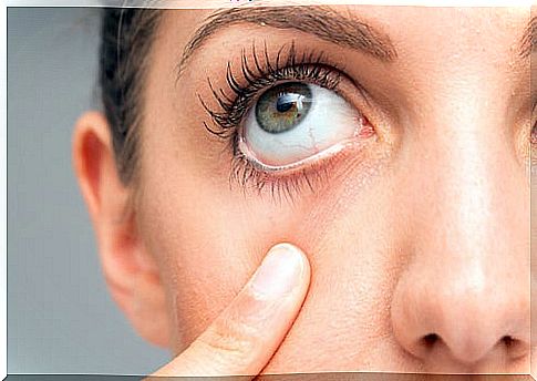 Homemade and natural remedies for dry and irritated eyes