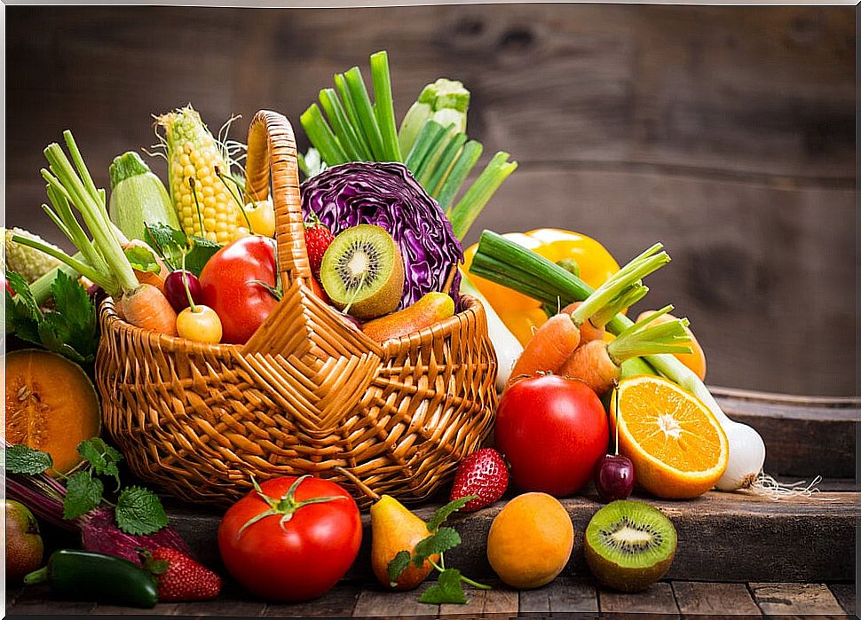 Vegetables and fruits are part of the natural treatment of bronchitis