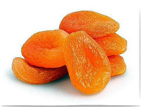 Dried fruits in food when a woman has menopause.