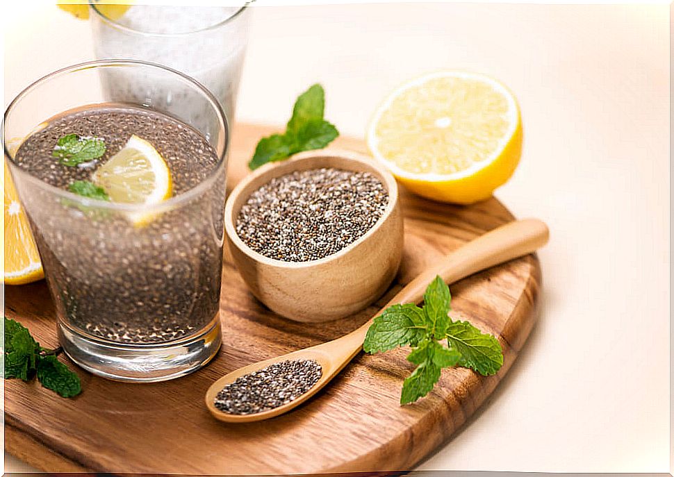 Water with lemon and flaxseed: does it help you lose weight?