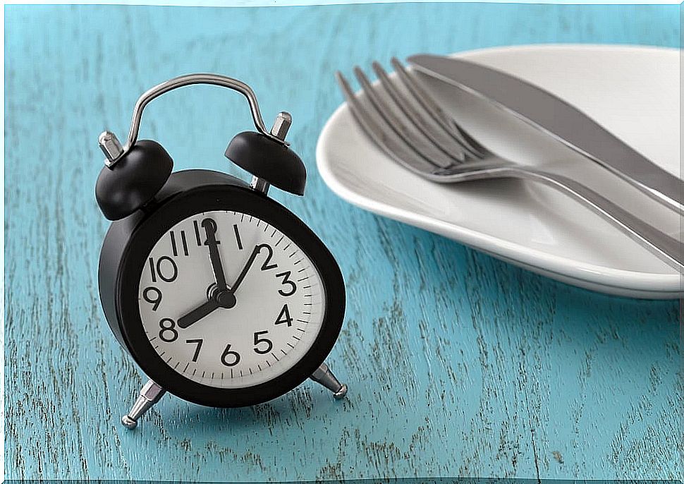 What is intermittent fasting?  All you need to know